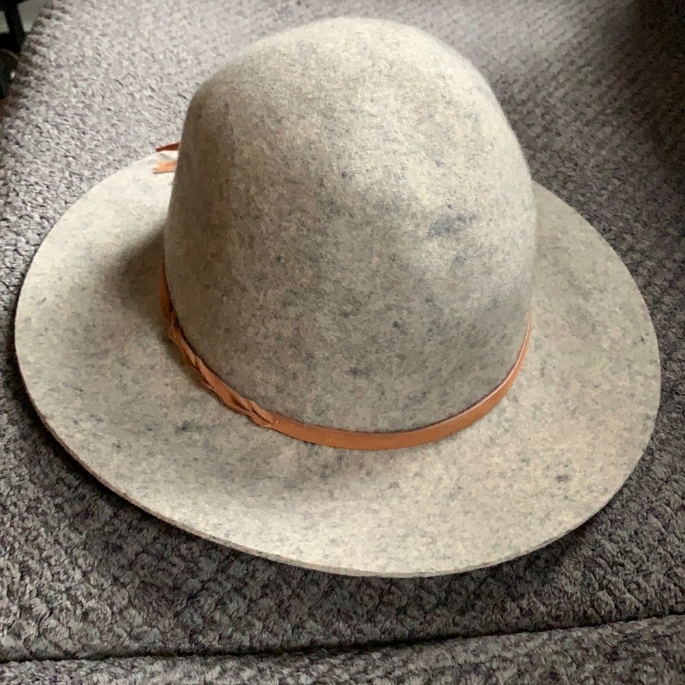 Beautiful Gray Wool Hat!